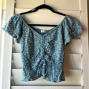 Cropped short sleeve top